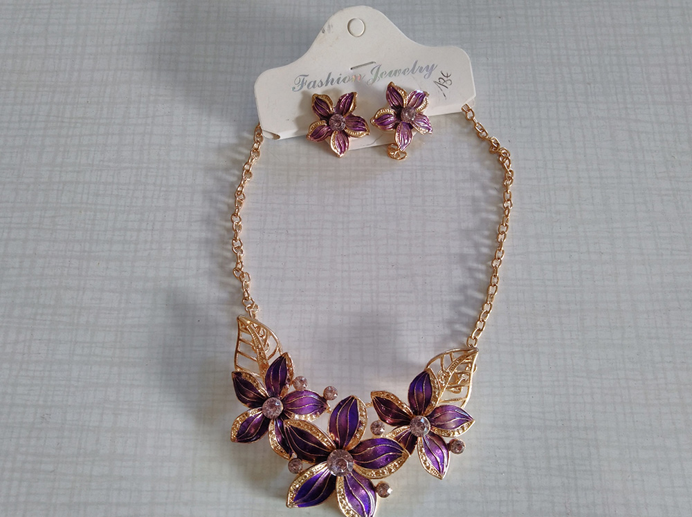 Ensemble collier + bo fleurs violette